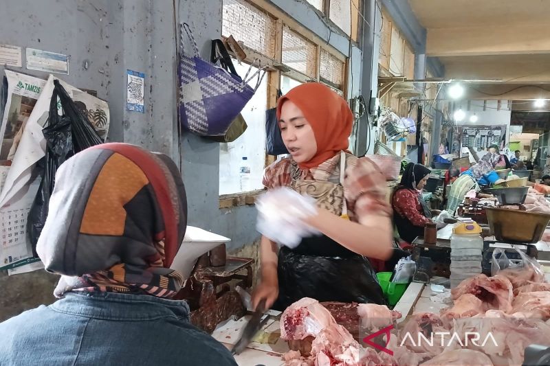 Pemkab Temanggung jamin pasokan daging ayam lancar