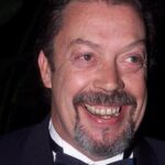 Bintang Home Alone 2 Tim Curry Meninggal Dunia